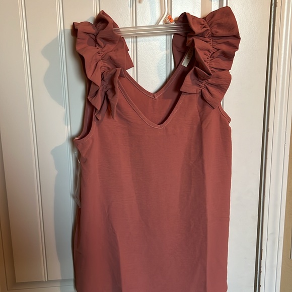 NWOT TANK TOP M - Picture 2 of 3